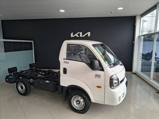 KIA BONGO 2.5 TD DIESEL STD CS 4x4 MANUAL KIA BONGO 2.5 TD DIESEL STD CS 4x4 MANUAL